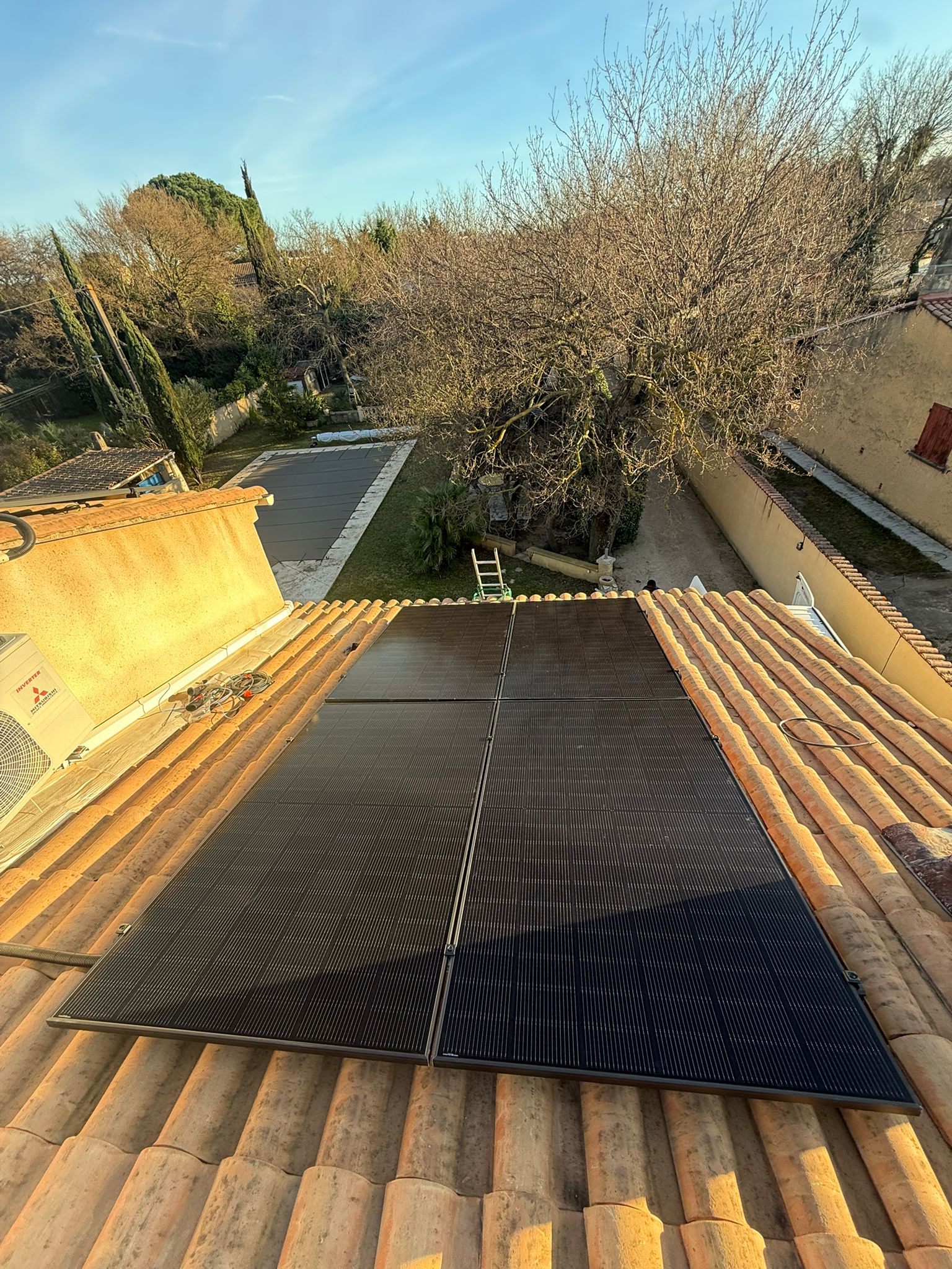Première image de
              Installation photovoltaïque de 5 kWc avec stockage virtuel à Morières-lès-Avignon