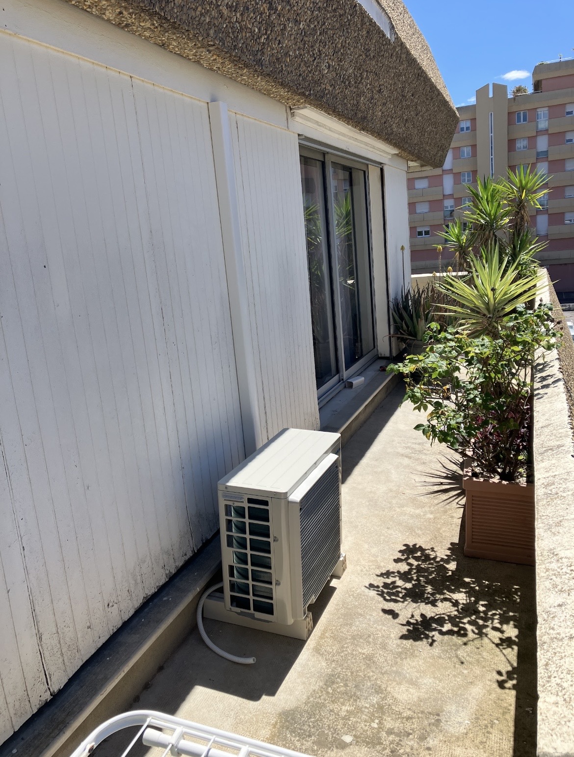 Première image de
              Installation d’une pompe à chaleur air/air Daikin Sensira à Montpellier