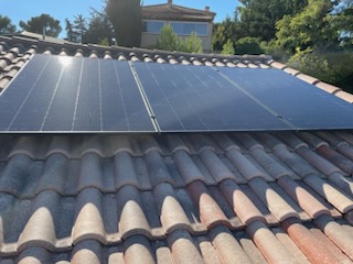 Première image de
              Installation photovoltaïque de 3 kWc à Carry-le-Rouet