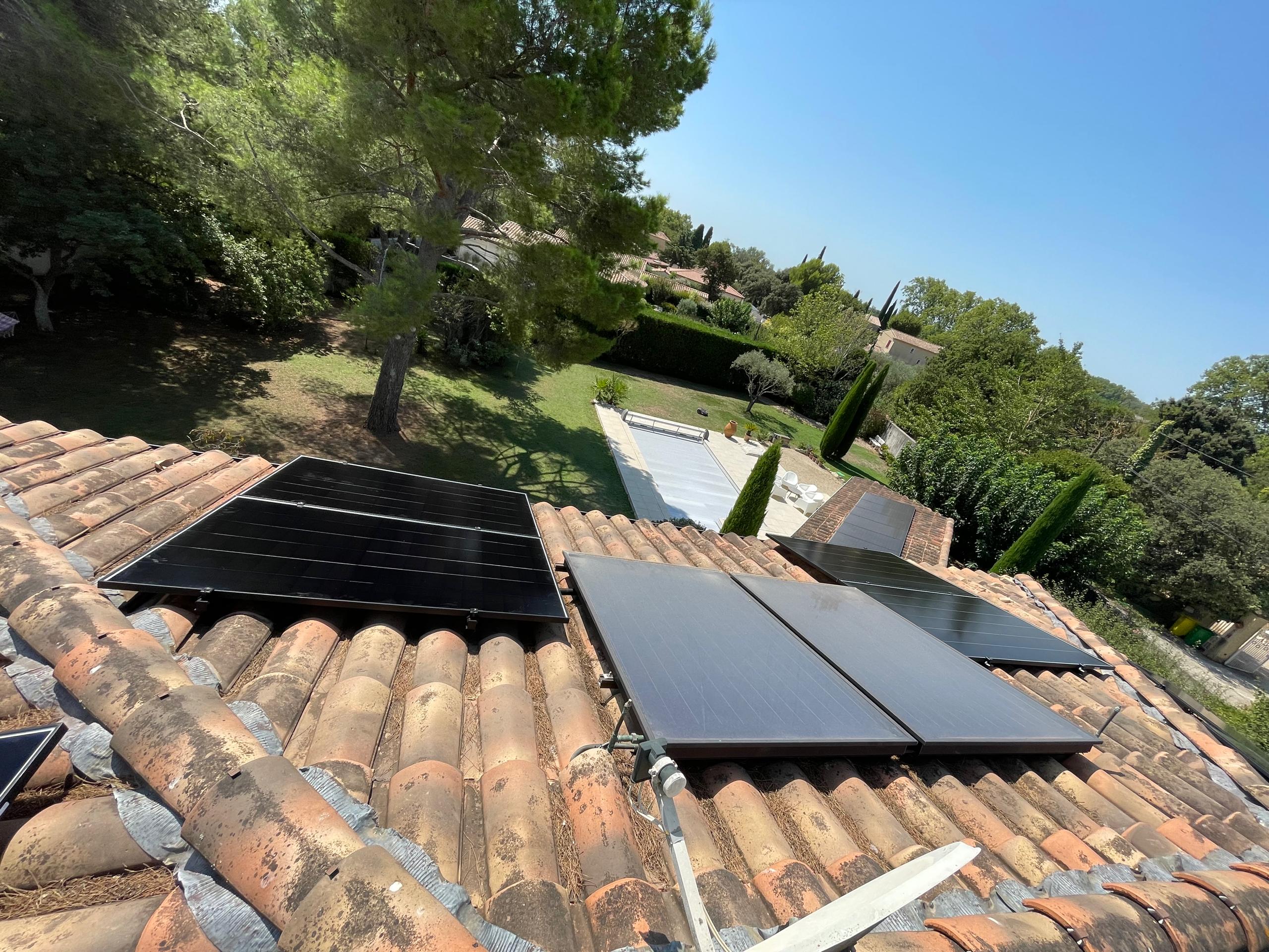 Première image de
              [Vedène] : Installation de 6 Panneaux Solaires Photovoltaïque de 500Wc