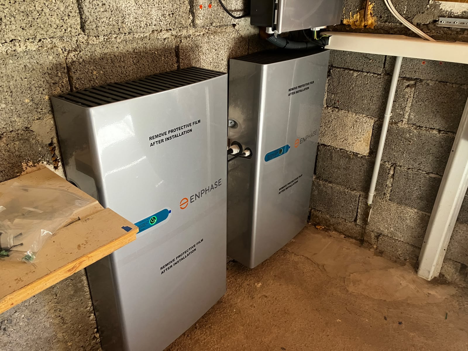 Première image de
              [MANOSQUE] : Installation de système de stockage