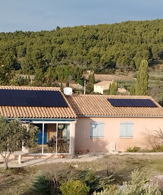 Première image de
              Installation photovoltaïque de 3 kWc à Caromb avec panneaux RECOM et micro-onduleurs Enphase