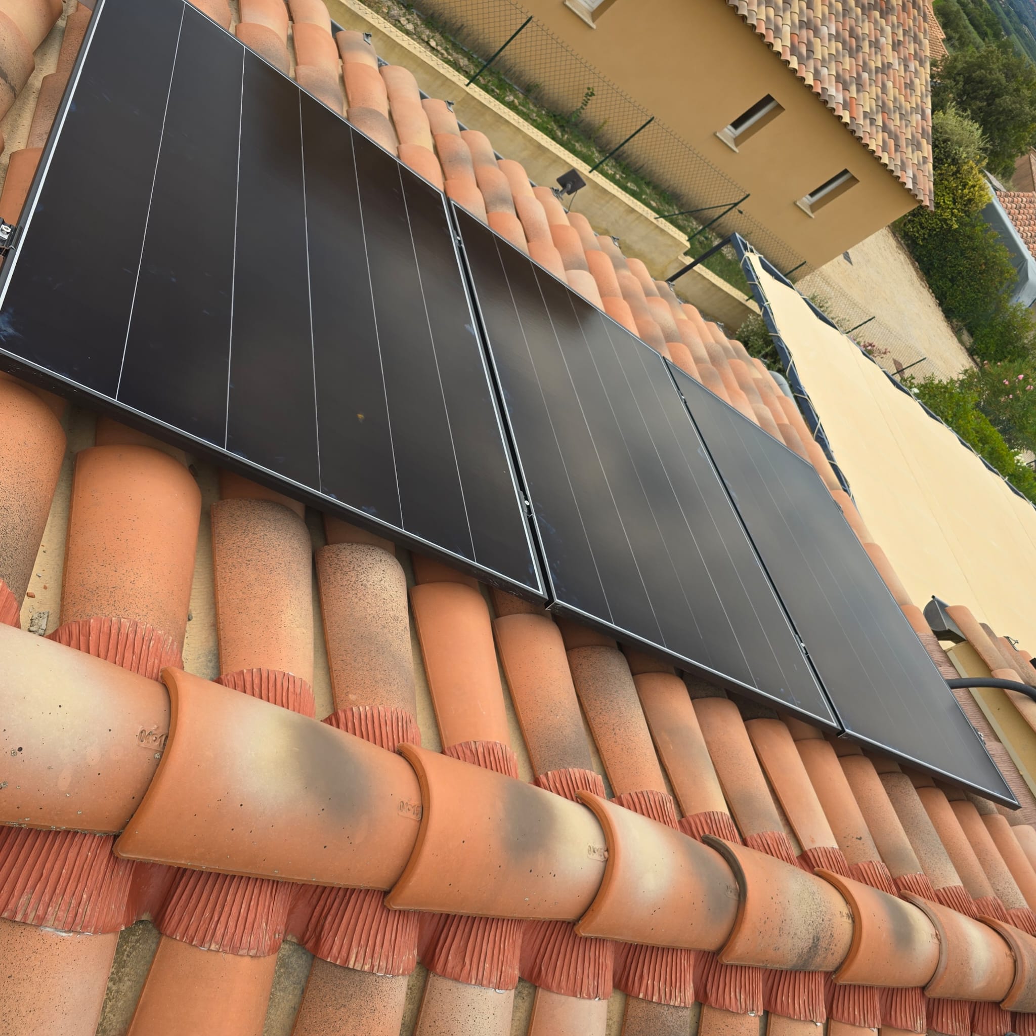 Première image de
              [SAINT-SATURNIN-LÈS-APT] : Installation panneaux photovoltaïques