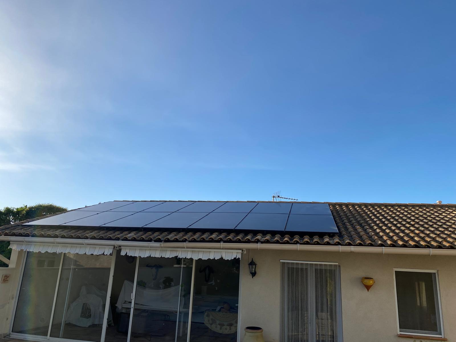 Première image de
              Installation photovoltaïque de 7 kWc à Saint-Andiol