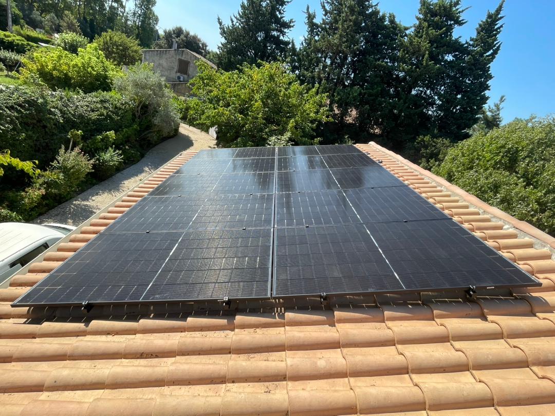 Première image de
              [MORIÈRES-LÈS-AVIGNON] : INSTALLATION + RACCORDEMENT DE PANNEAUX SOLAIRES PHOTOVOLTAÏQUES