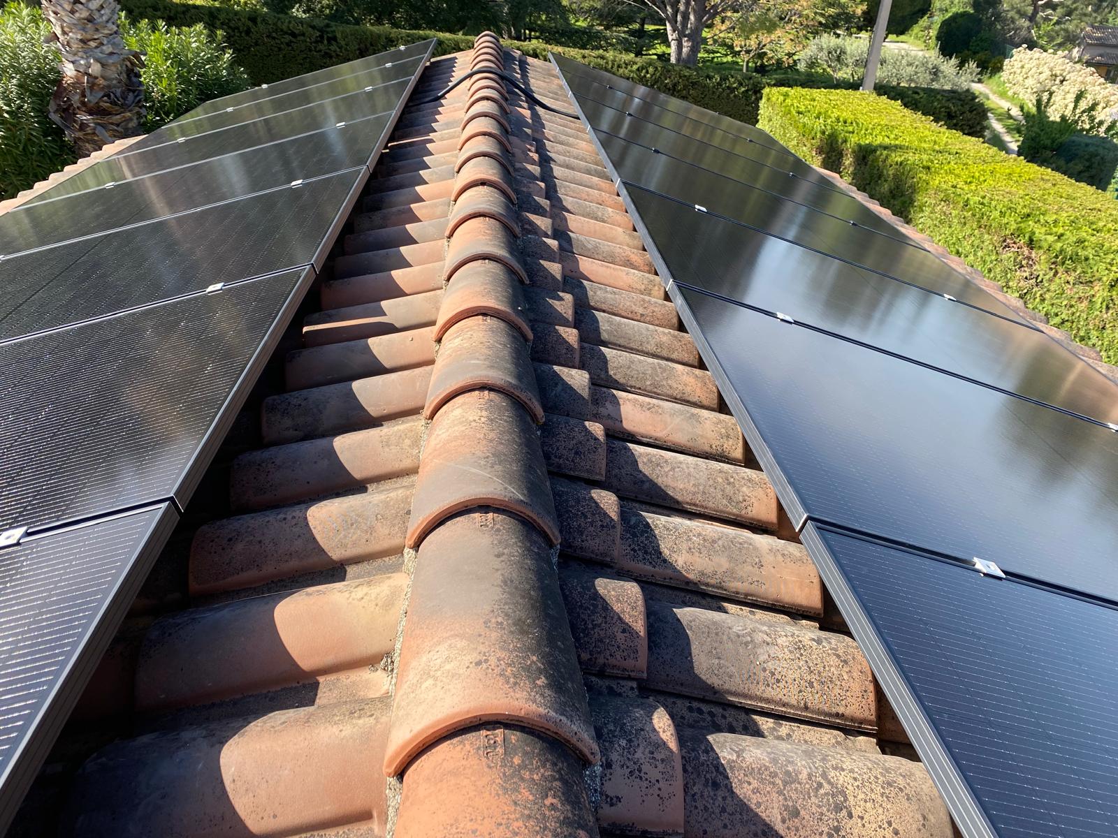 Première image de
              Installation photovoltaïque de 7 kWc à Saint-Saturnin-lès-Avignon